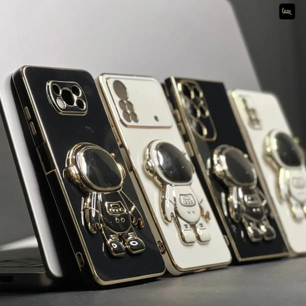 D7F5FA25-7DB3-4017-B95B-D456CD320986 قاب شیائومی فضانورد استندی