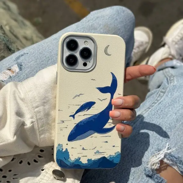 قاب آیفون نهنگ تنها